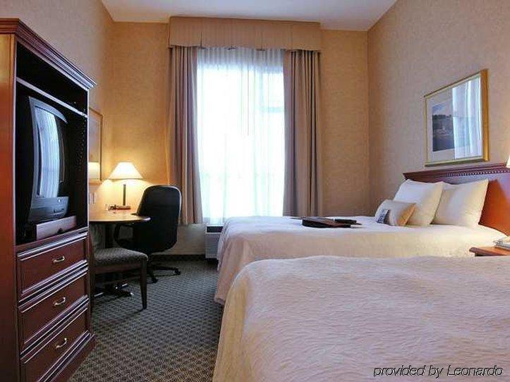 Hampton Inn & Suites By Hilton Langley-Surrey Quarto foto