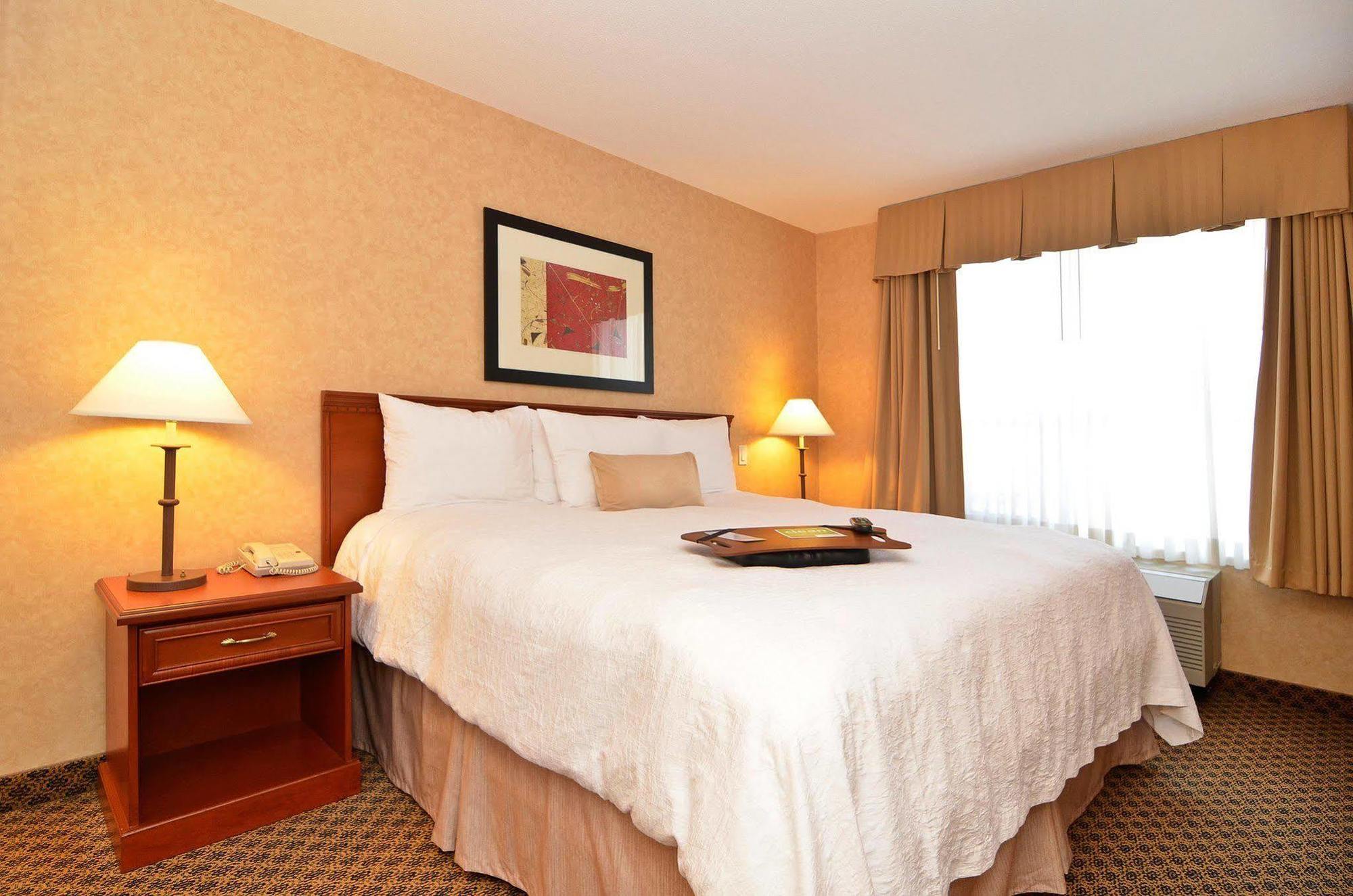 Hampton Inn & Suites By Hilton Langley-Surrey Quarto foto